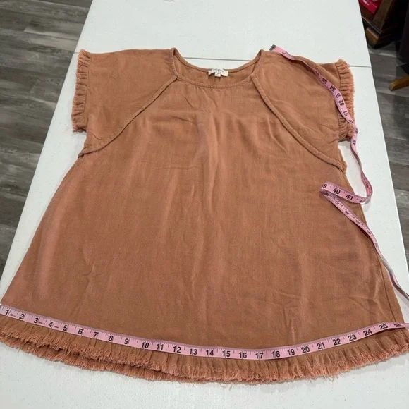 Umgee Linen Blend Top Short Sleeve Pintuck Fringe Hems Peachy Tan Women’s Size M - Picture 5 of 9